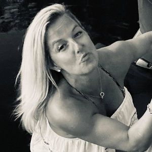 Meet your Posher, Genevieve